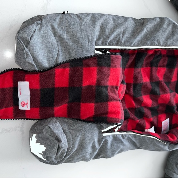 Canadiana Infants' Hooded Snowsuit bundle - Picture 10 of 12